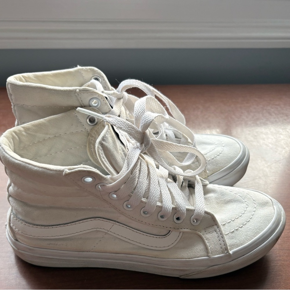 High top sneaker - Picture 2 of 7